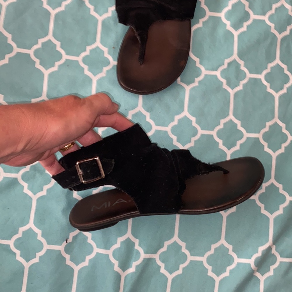 MIA black sandals
